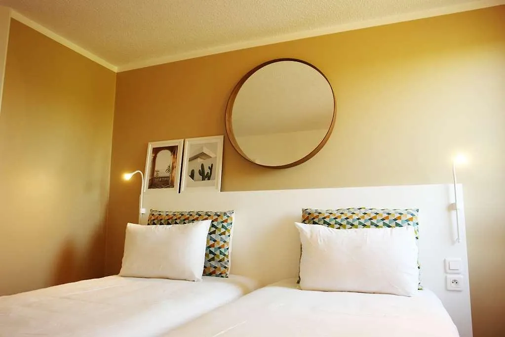 Brit Hotel Marseille Aeroport Mirabeau Γαλλία