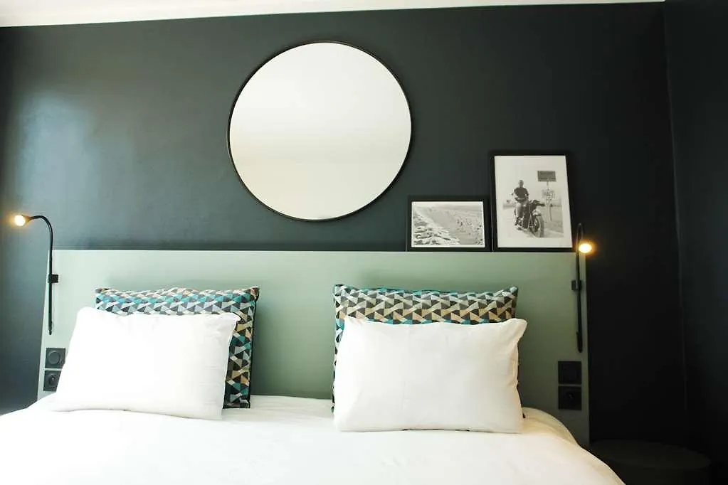 Brit Hotel Marseille Aeroport Mirabeau 2*,  Γαλλία