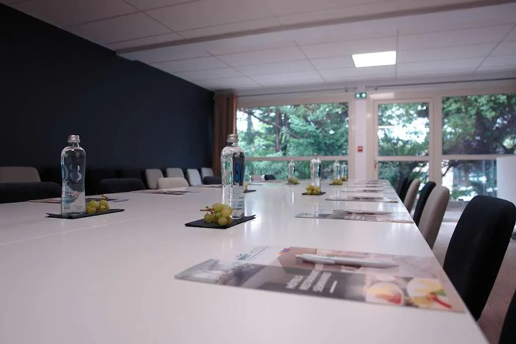 **  Brit Hotel Marseille Aeroport Mirabeau Γαλλία