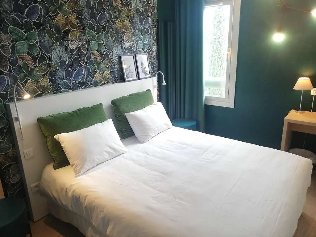 **  Brit Hotel Marseille Aeroport Les Pennes-Mirabeau France