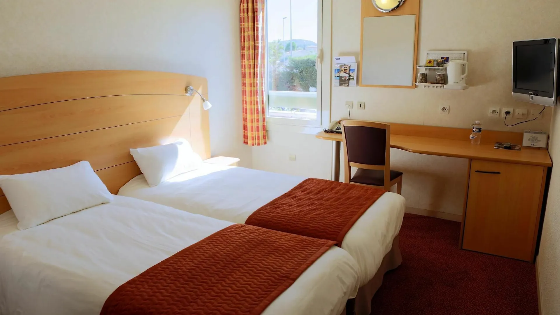 **  Brit Hotel Marseille Aeroport Mirabeau Γαλλία