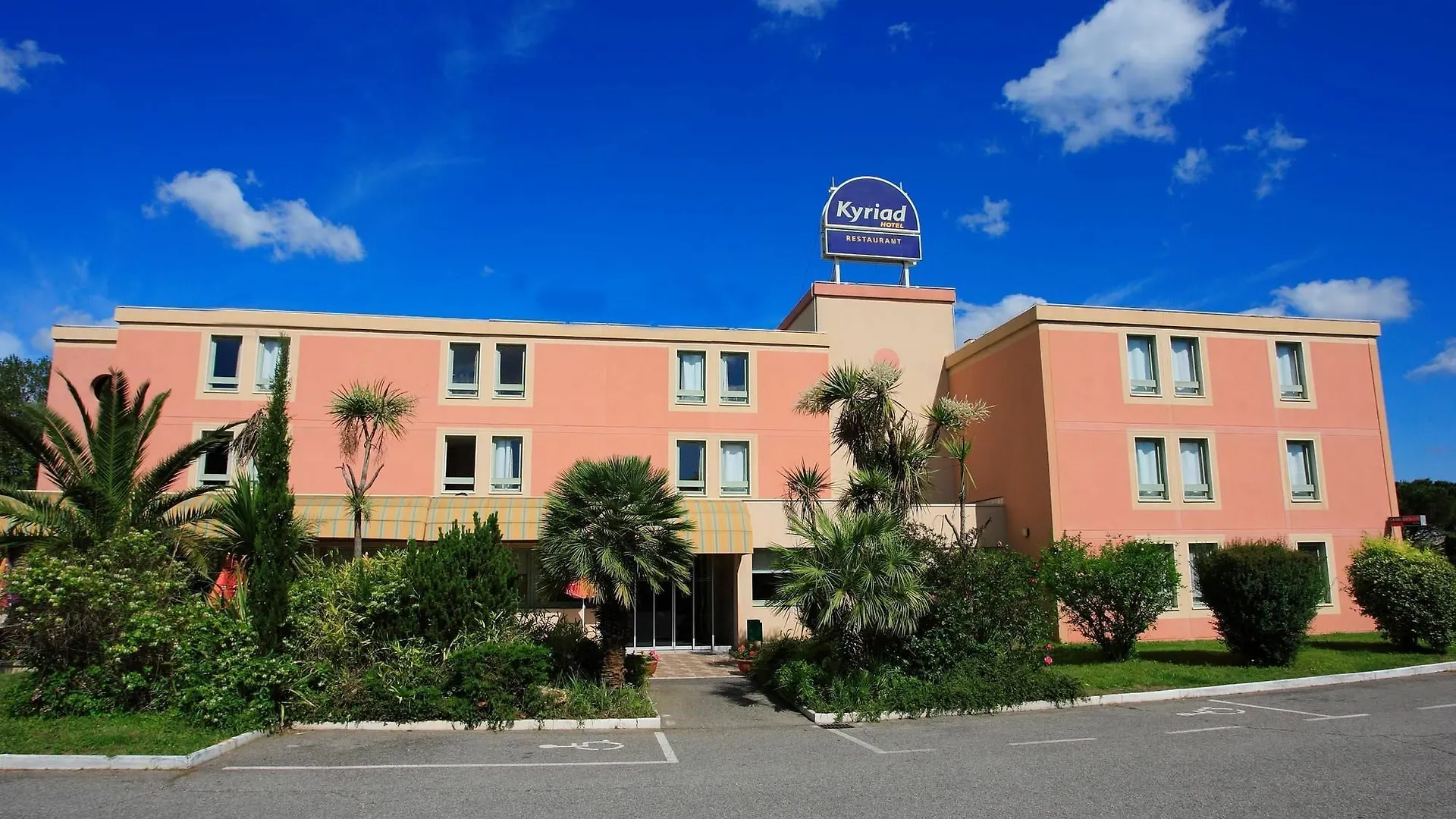 Brit Hotel Marseille Aeroport Les Pennes-Mirabeau